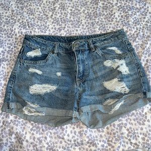 H&M denim shorts 🌺